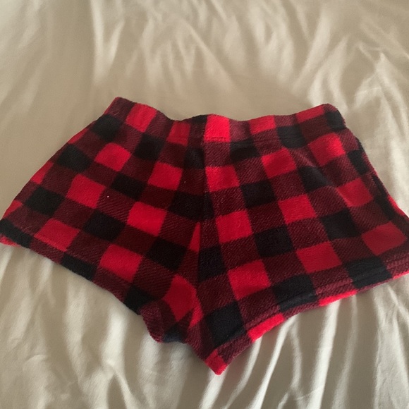 Ardene Red and Black Plaid Sleep Shorts Size XS - Picture 2 of 3